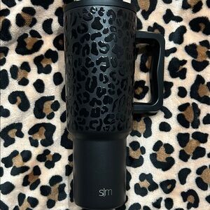 Simple Modern Black Leopard Print Tumbler